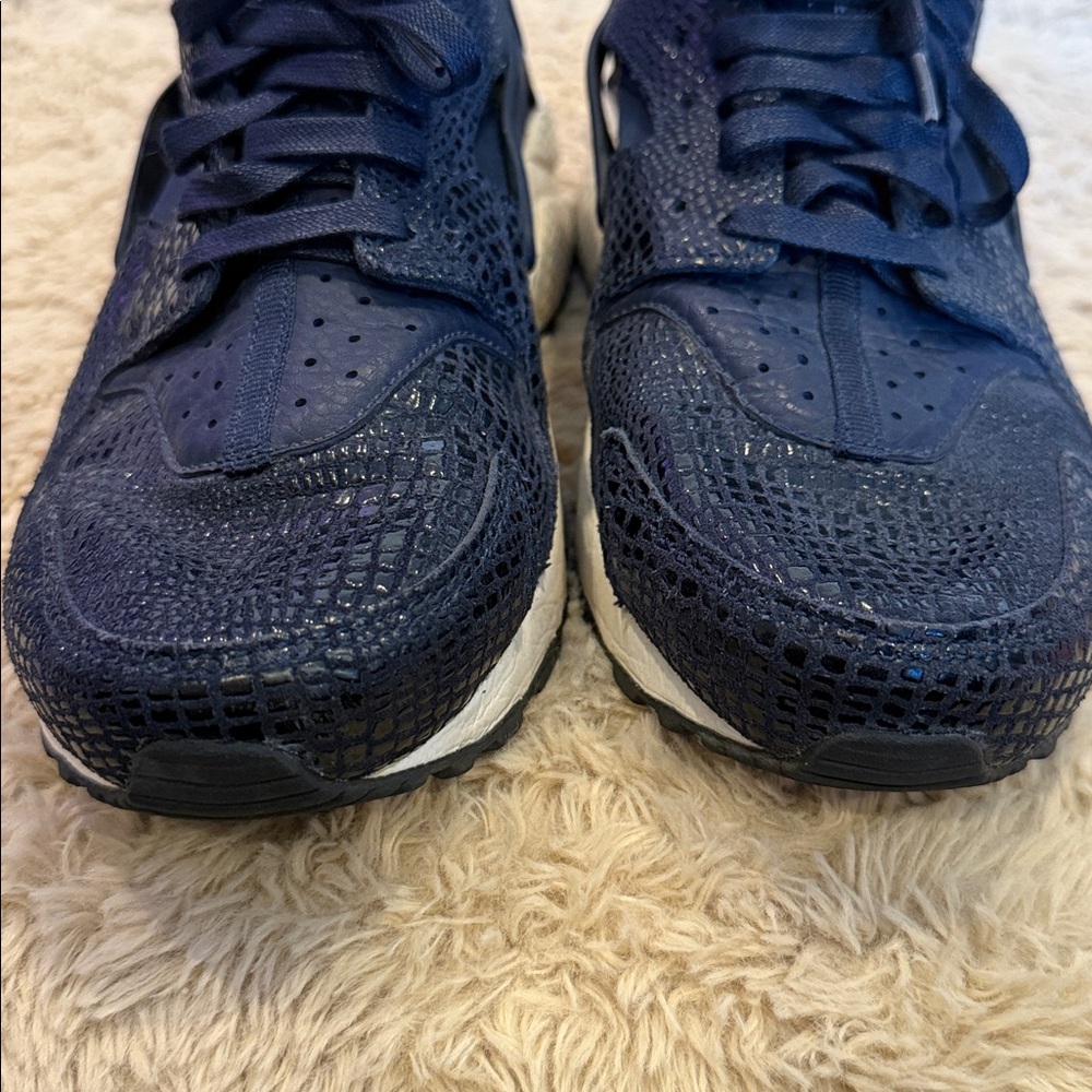 Nike Size 10 WMNS AIR HUARACHE RUN PRINT 'CANNON CROCODILE' - Picture 5 of 8